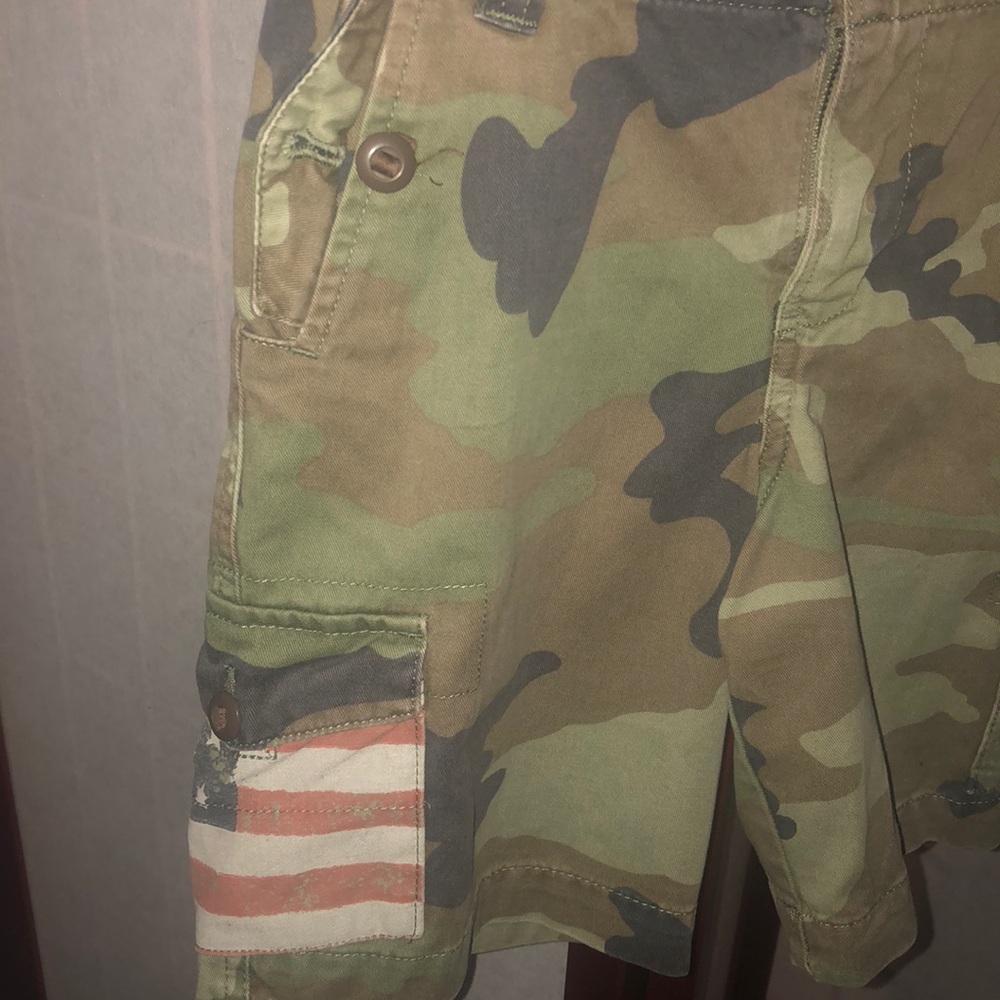 Shorts - Picture 2 of 3
